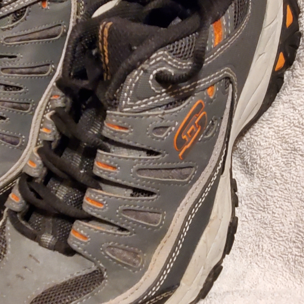 Men's size 8 Skechers